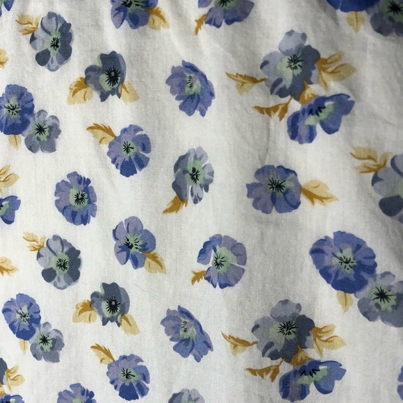 Gap button down floral tuxedo shirt. - Picture 5 of 5